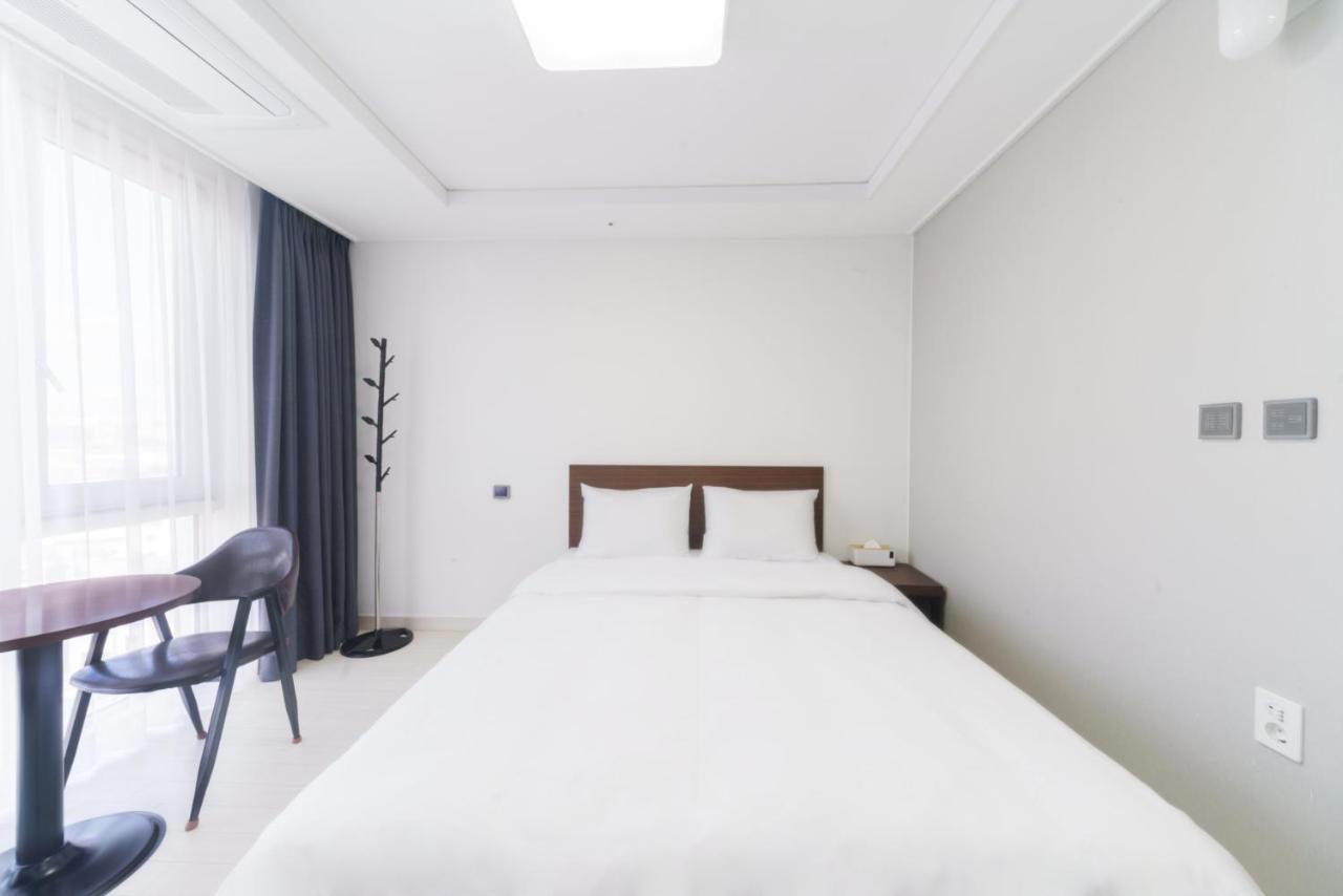 The Venezia Suite Hotel Chuncheon Exterior photo