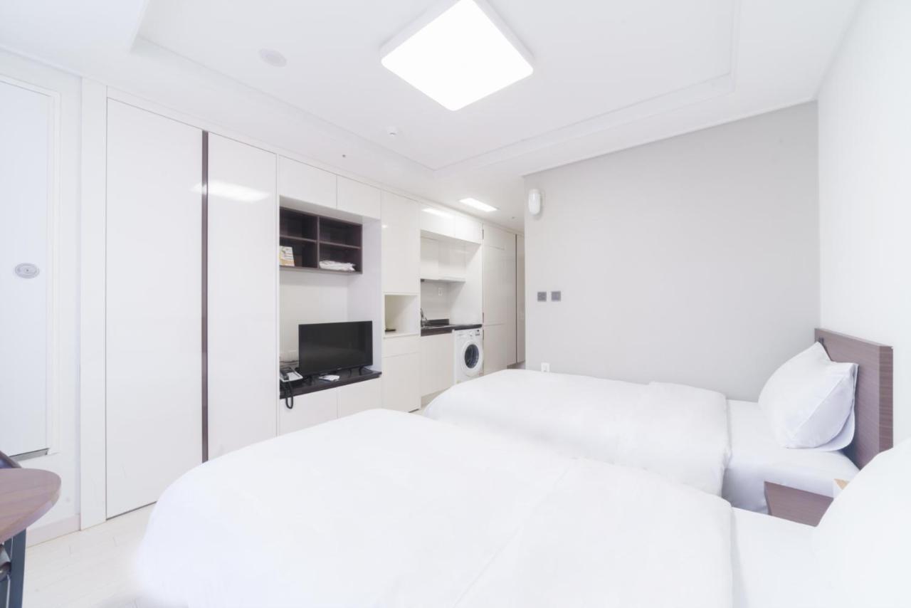 The Venezia Suite Hotel Chuncheon Exterior photo